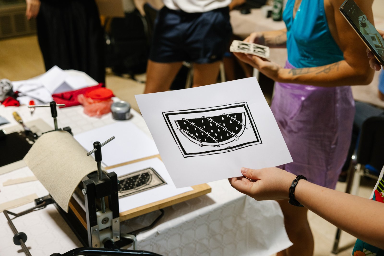 Political school for artists and all interested - Linocut workshop in Topusko Photo - Luka Pešun.